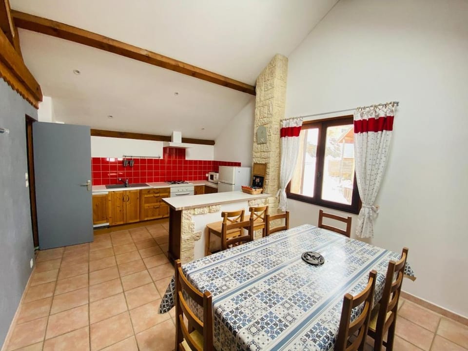 Mountain Escape, Spacious 2 Bedrooms in La Meije Apartment in La Grave