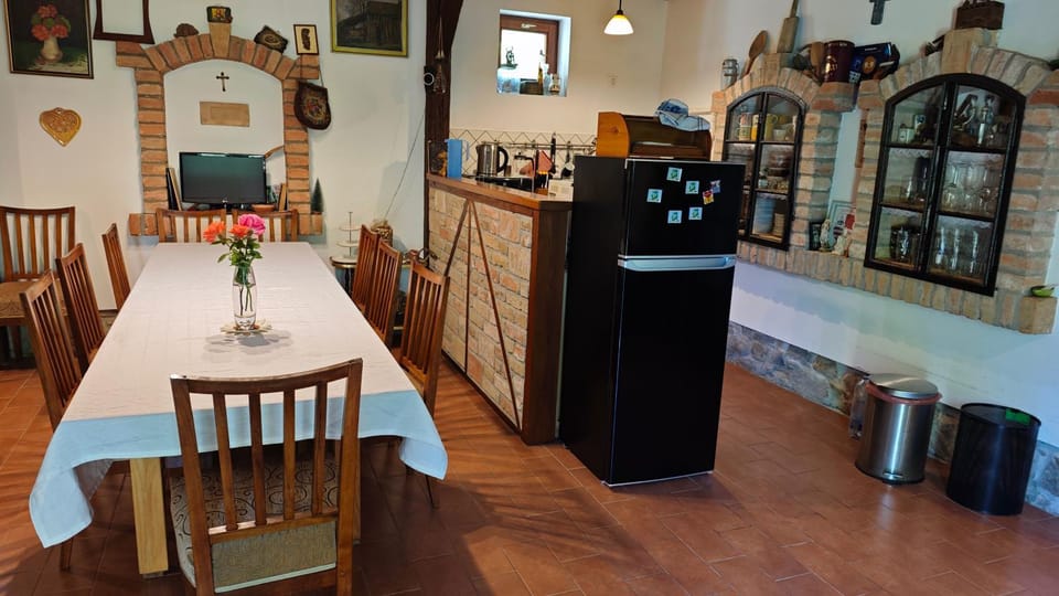 Communal kitchen, kitchen