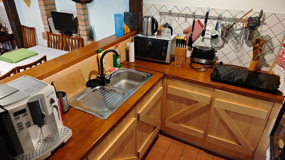 Communal kitchen, kitchen