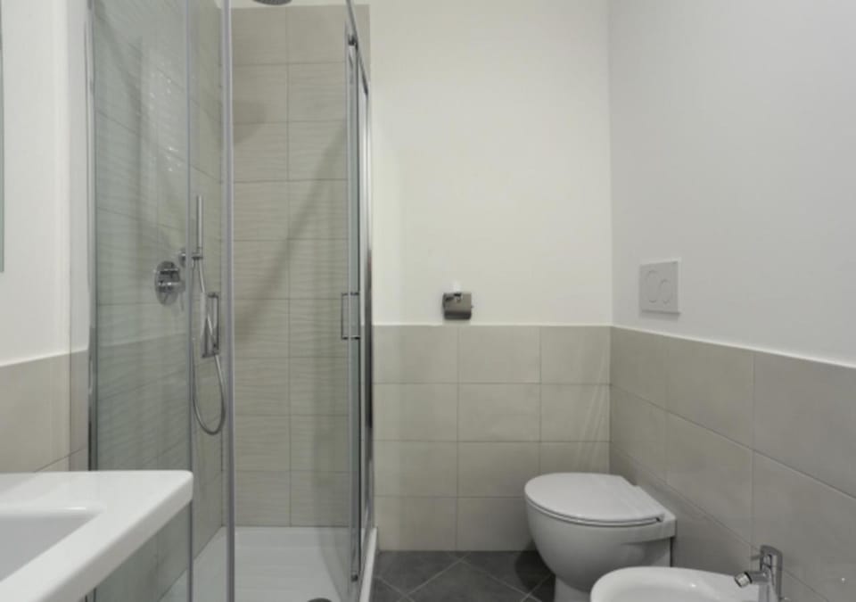 Shower, Toilet, bidet