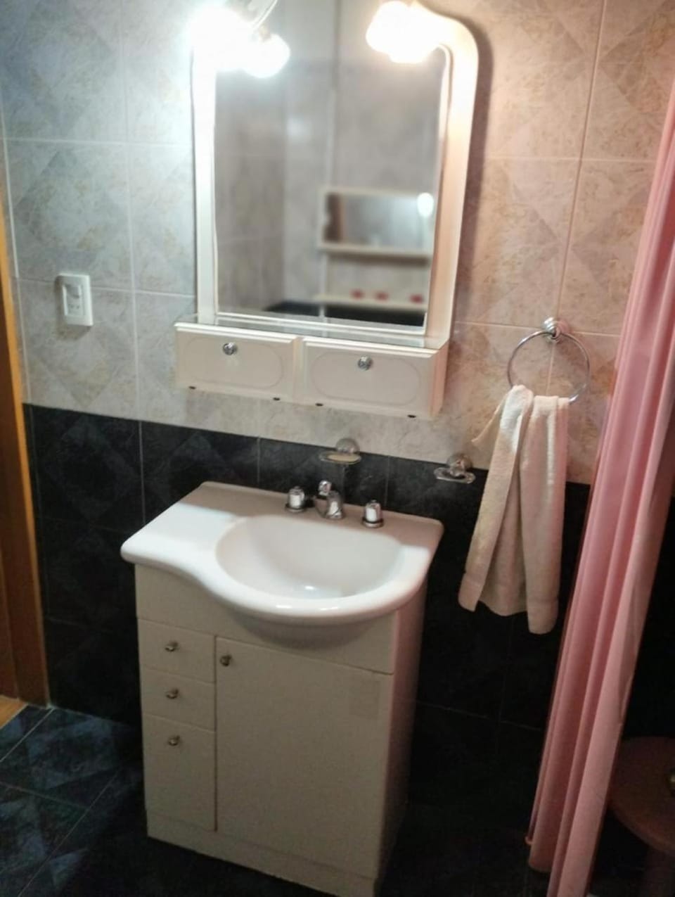 Bathroom, towels