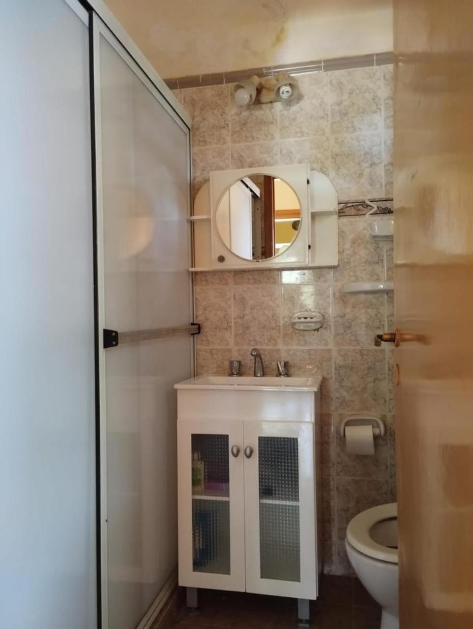 Shower, Toilet, Bathroom