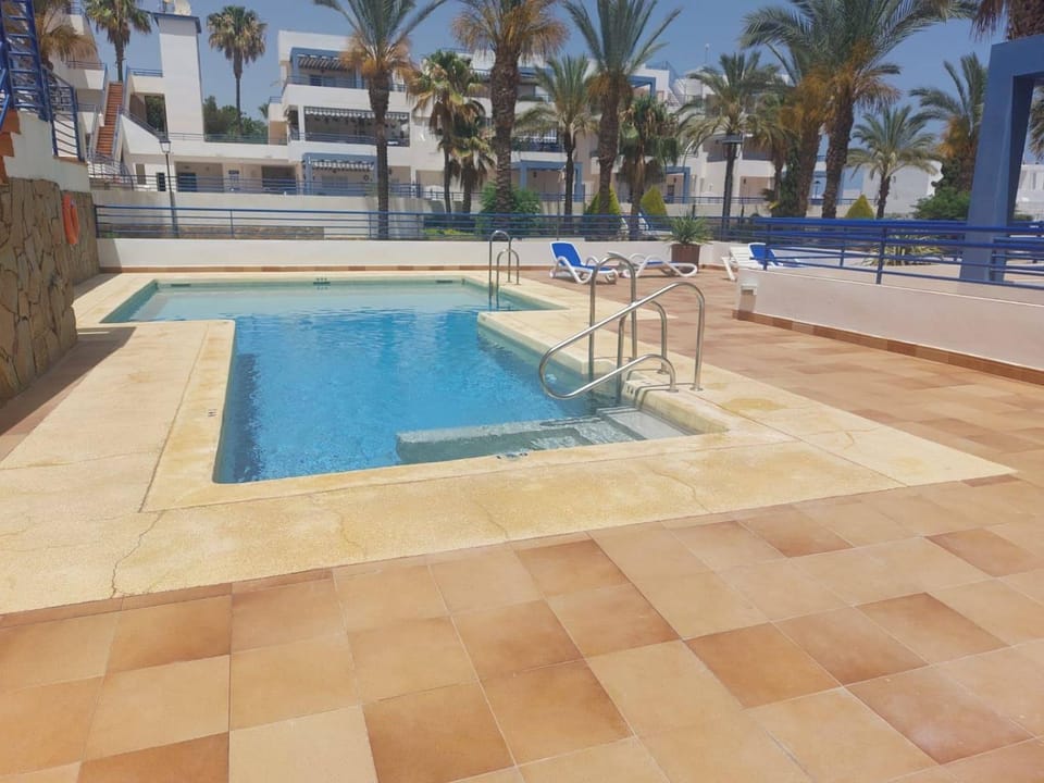 2 Bed Apt - Close To Beach - Pool - Balcony Apartment in Andalusia