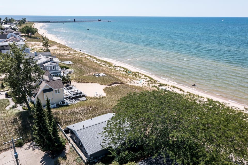 Beachfront cottage on North Shore Grand Haven House in Grand Haven