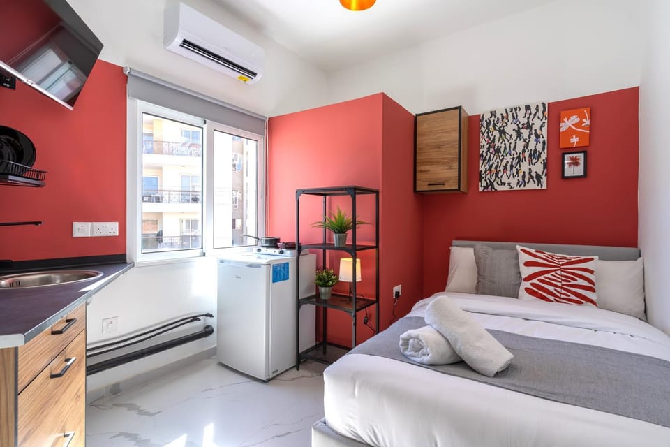 Bed, kitchen, air conditioner