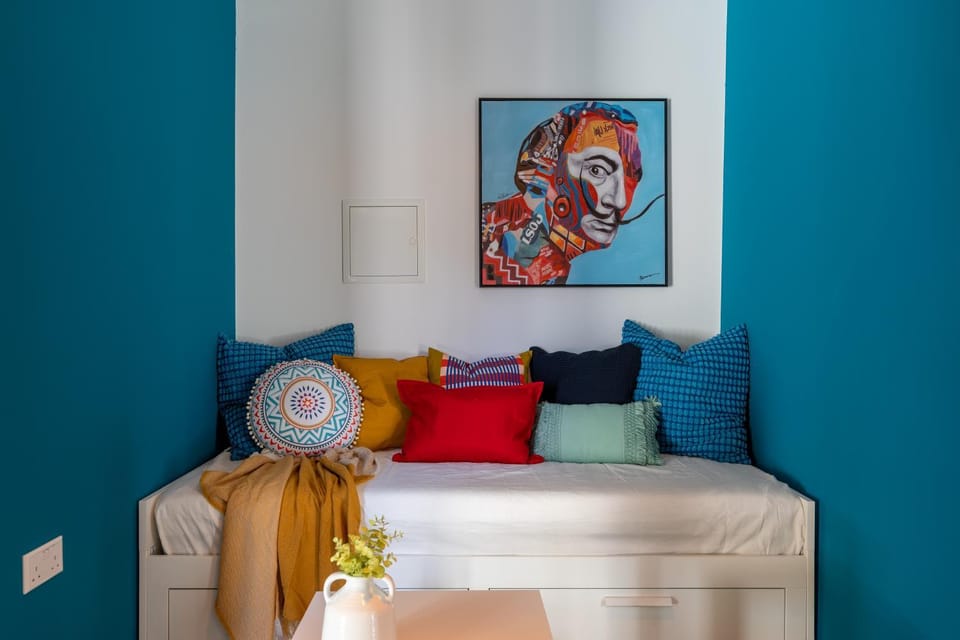 Living room, Decorative detail, Seating area