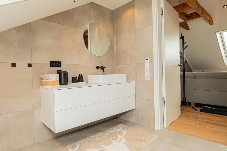 Bathroom, towels