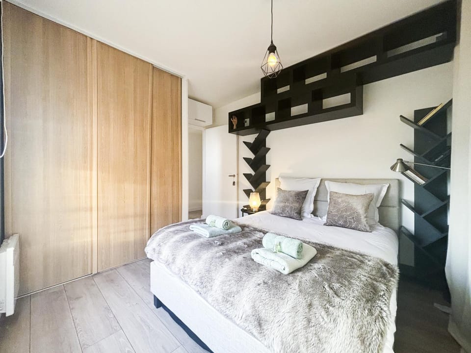 Evasion vue mer - Wifi, Piscine, Parking, 4pers Apartment in Nice