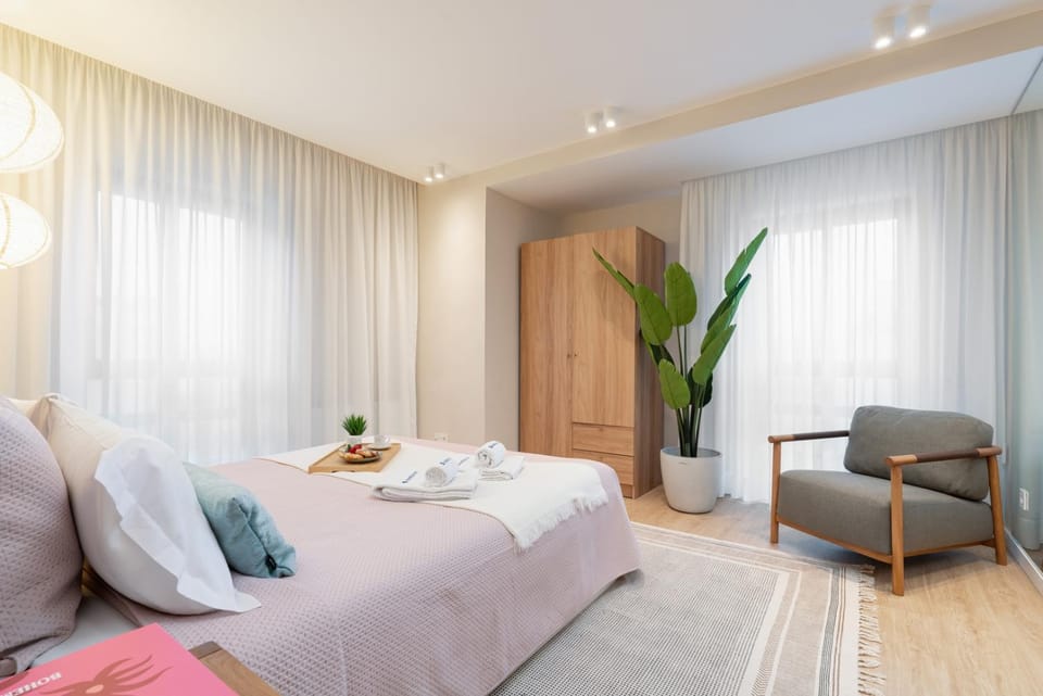 Bed, Bedroom, towels, wardrobe