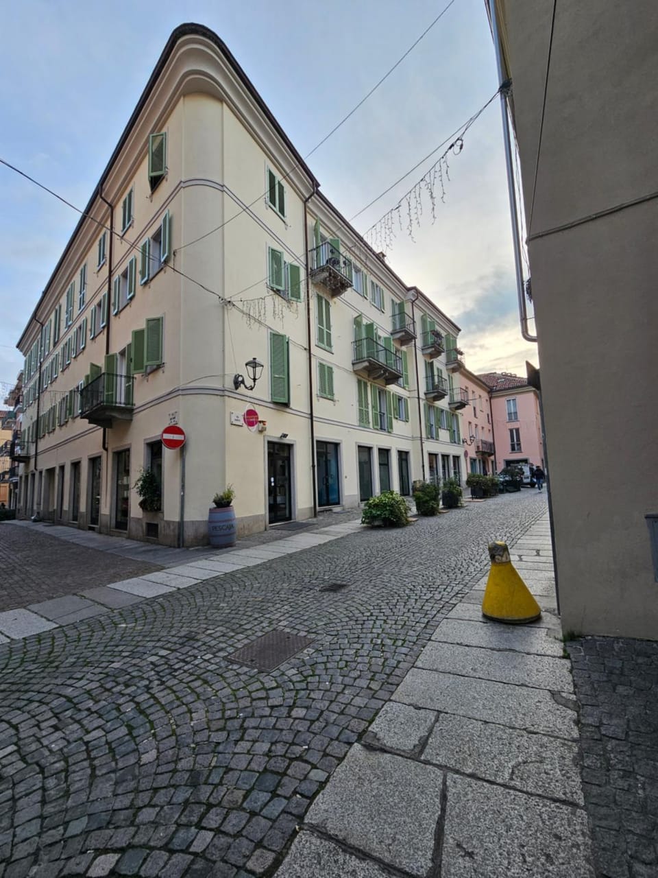 Property building, Neighbourhood, Street view