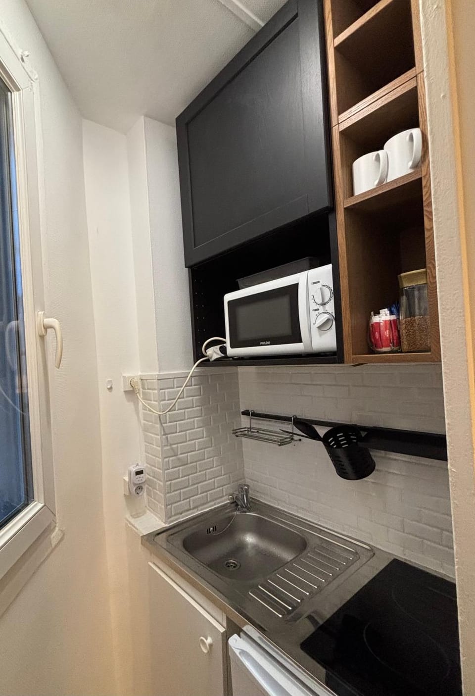 Kitchen or kitchenette, stove
