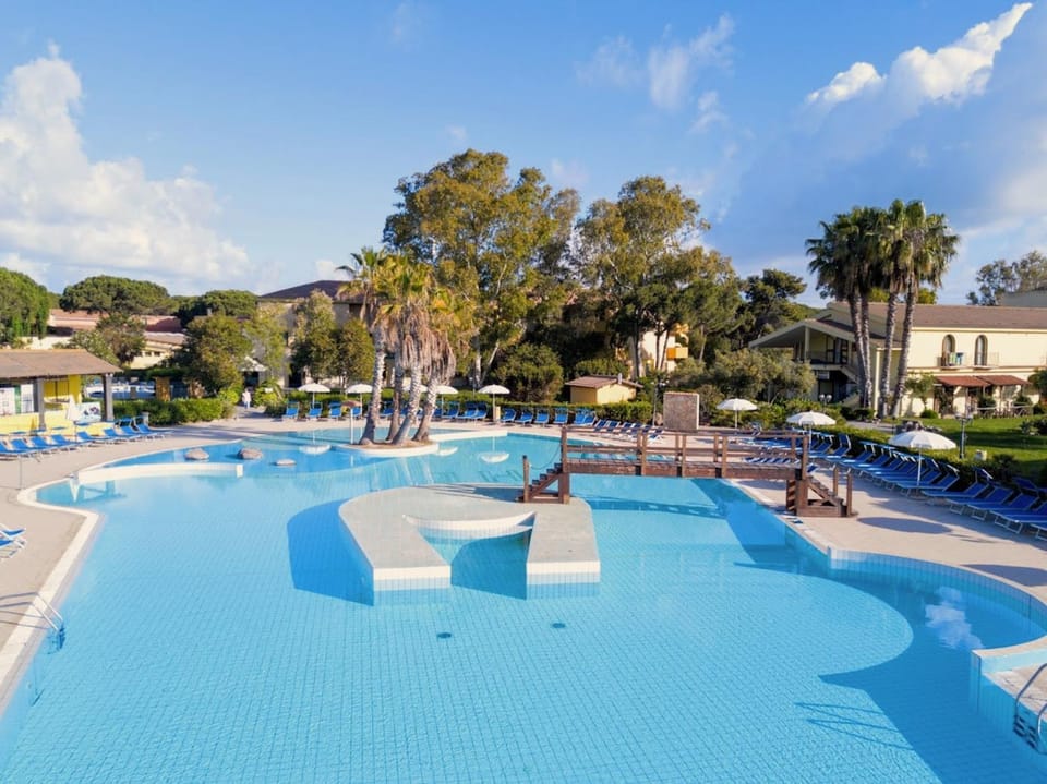 Swimming pool