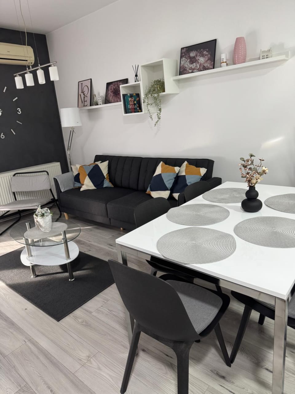 Living room, Seating area, Dining area