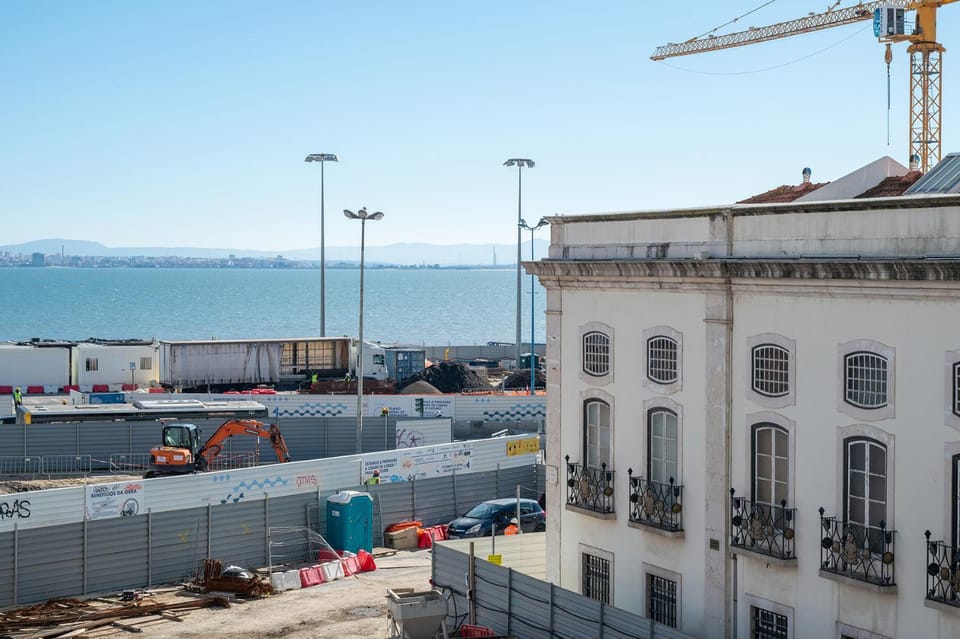 Alfama lisboa 2nd floor amazing river view Apartment in Lisbon