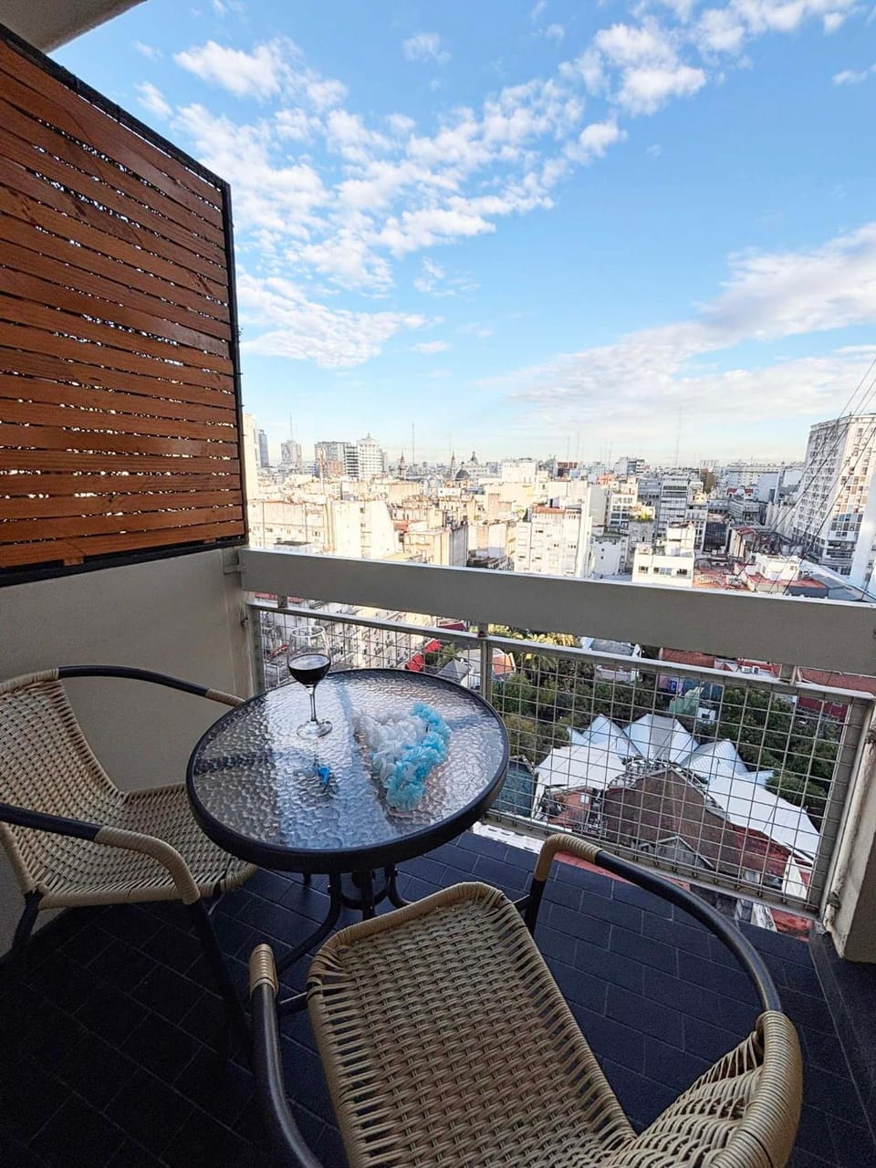 View (from property/room), Balcony/Terrace, Seating area, City view