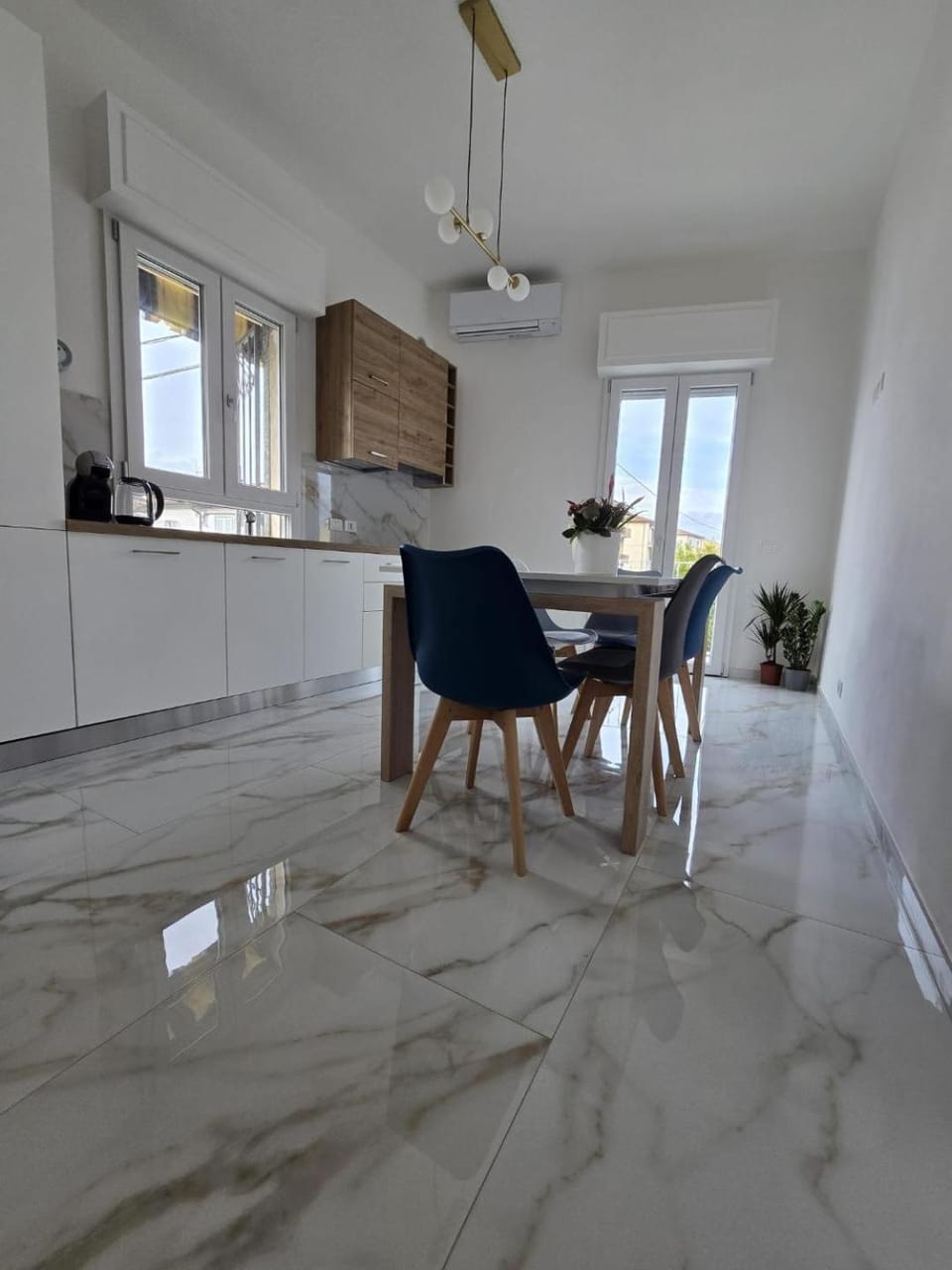 Communal lounge/ TV room, Kitchen or kitchenette