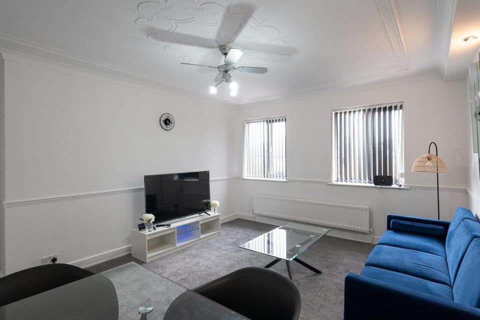 TV and multimedia, Living room, Seating area