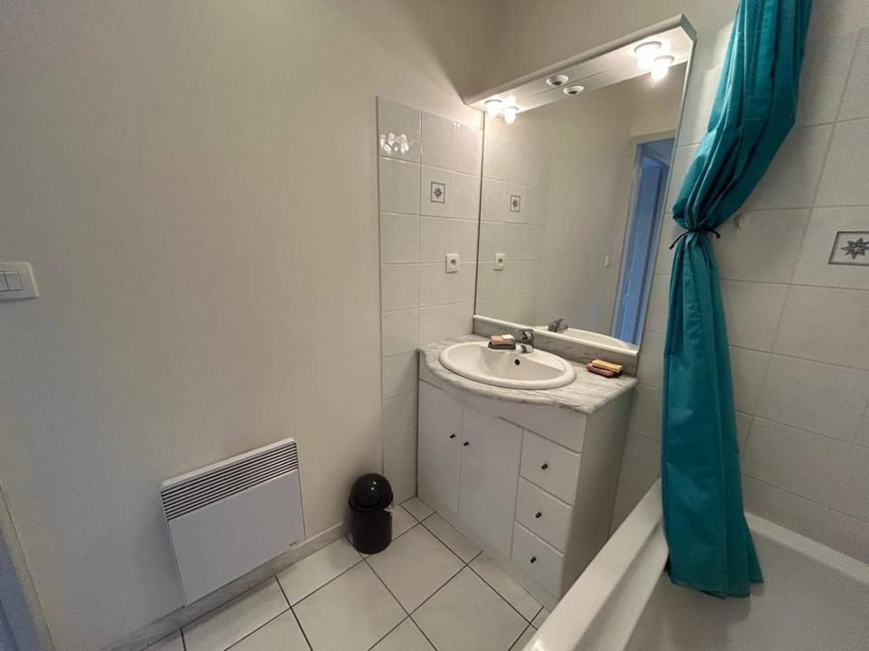 Bathroom, Bath