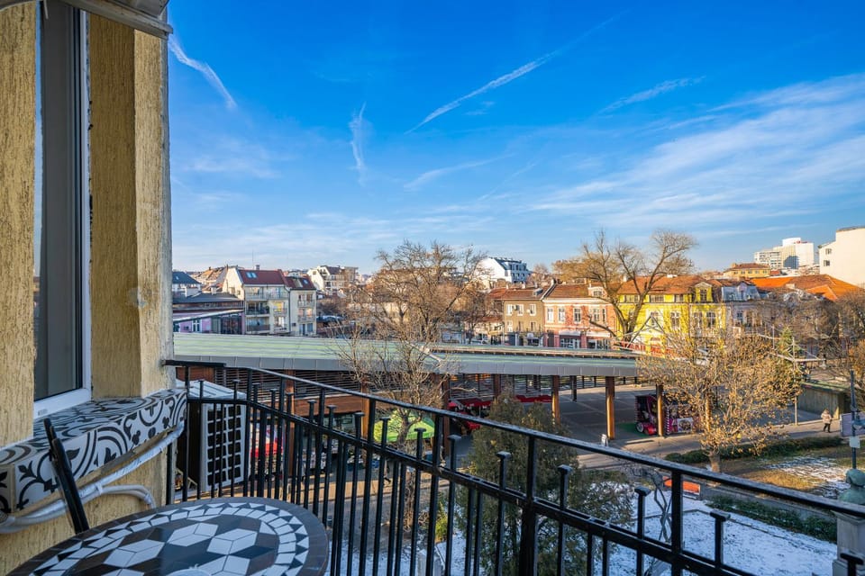 View (from property/room), Balcony/Terrace, City view