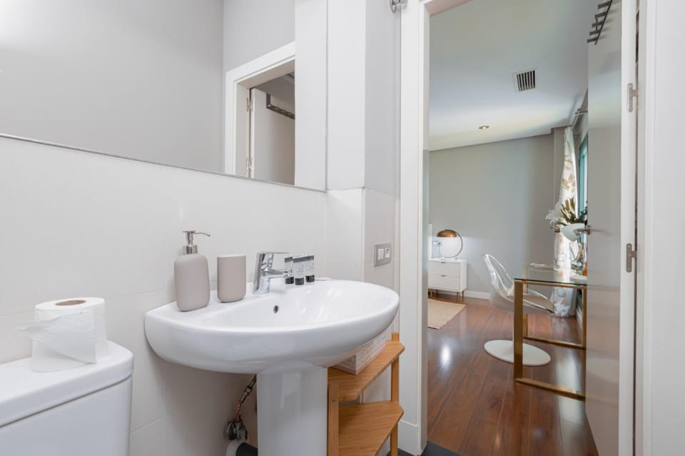 Cathedral Suites II -Plaza del Obispo Apartment in Malaga