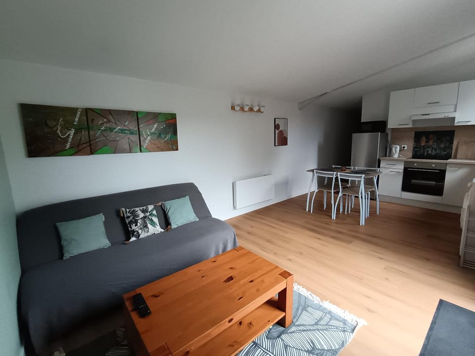 Kitchen or kitchenette, Living room, Dining area