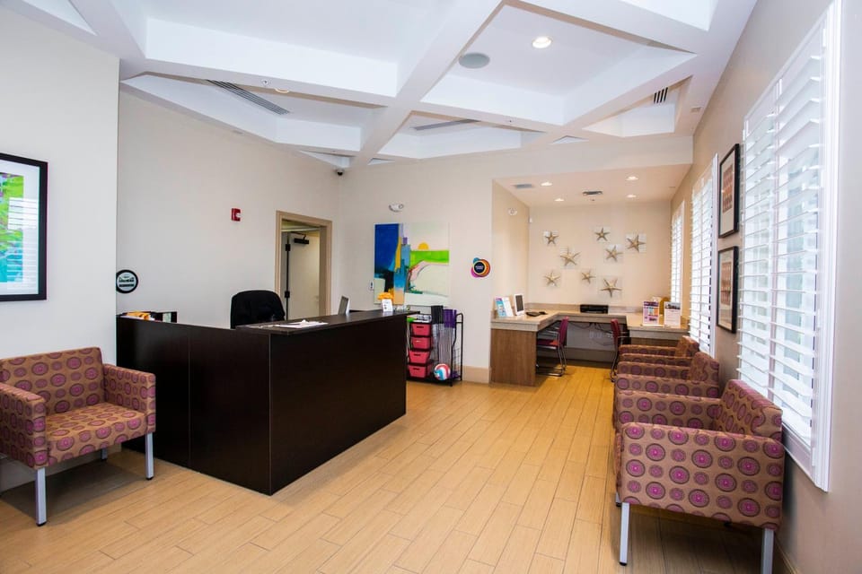 Pet Friendly Luxury Townhouse Minutes from Disney 350 House in Four Corners
