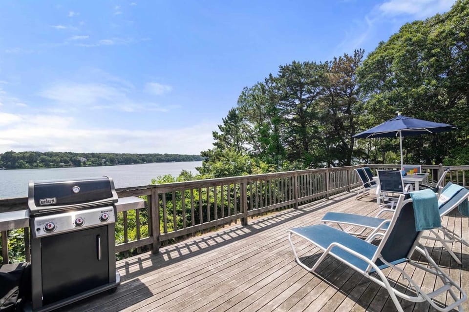 Waterfront on Follins Pond House in Yarmouth Port