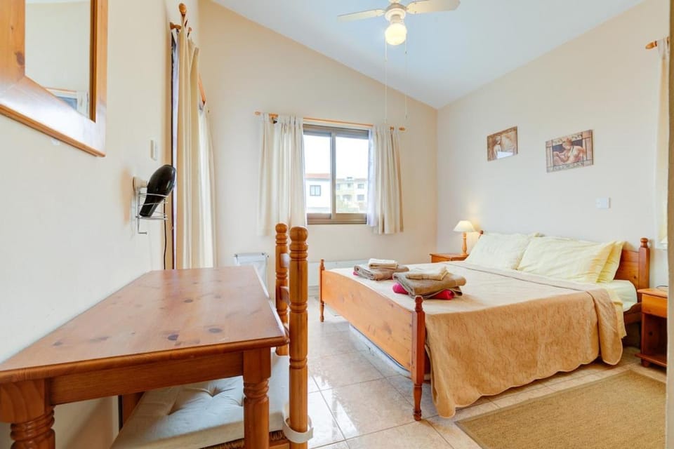 Balcony/Terrace, Bedroom, hair dryier, air conditioner