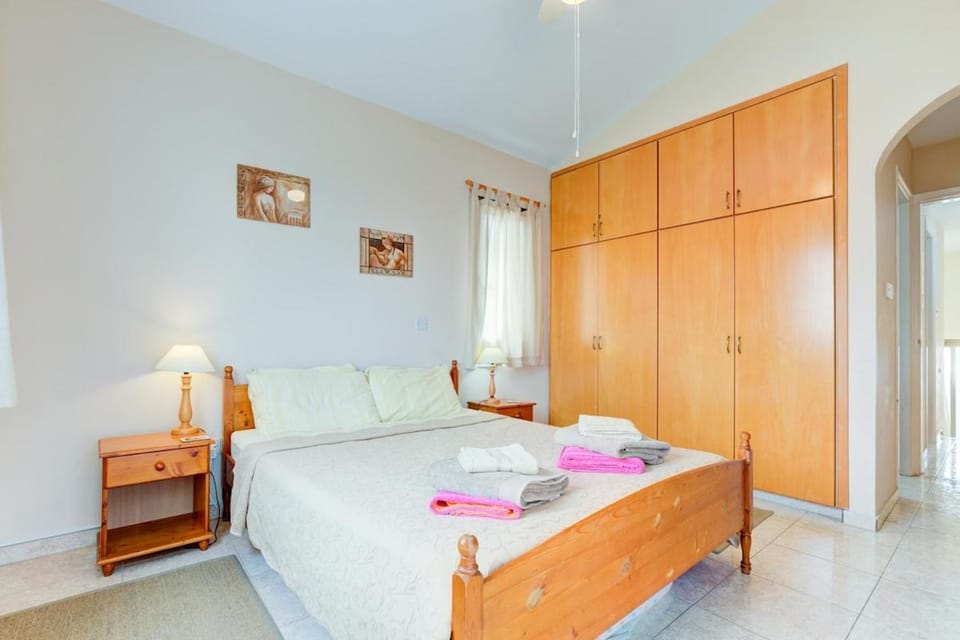 Balcony/Terrace, Photo of the whole room, Bedroom, hair dryier, towels, wardrobe, air conditioner