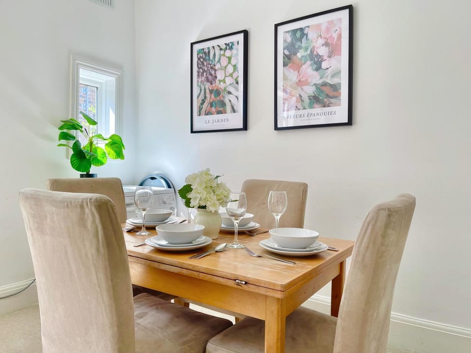 Other, Seating area, Dining area