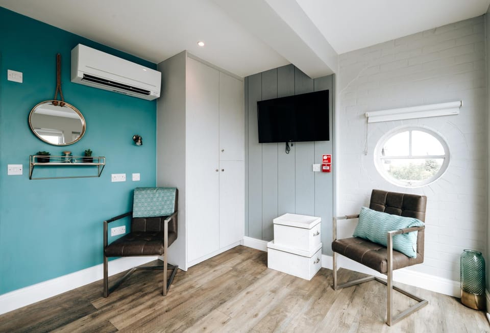 Cliff Cottage - Luxurious Seaview Retreat House in Great Yarmouth