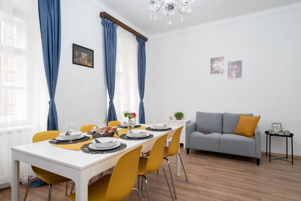 Vaci street Centre Modern APT With 3BRS AC Apartment in Budapest