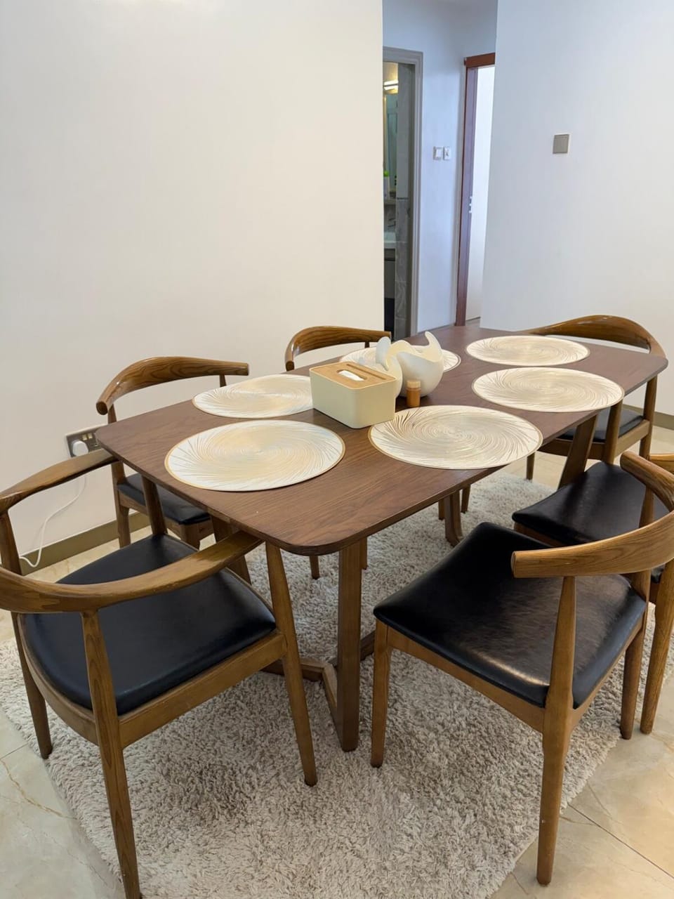 Spacious 3BR Silver Harbor Apt with Heated Pool & Gym Near Yaya, China Town Apartment in Nairobi