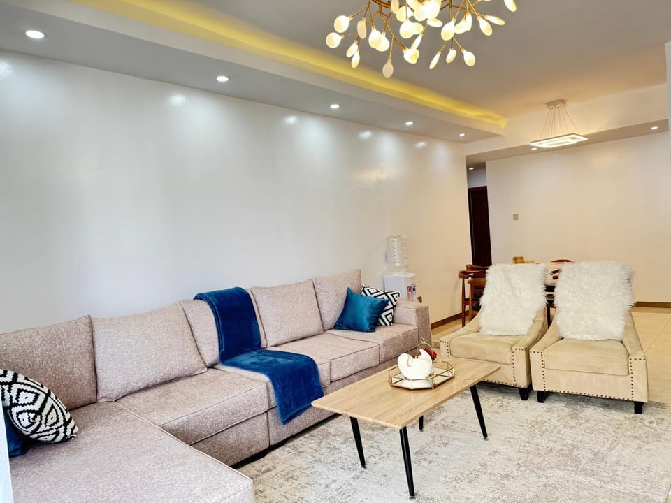 Spacious 3BR Silver Harbor Apt with Heated Pool & Gym Near Yaya, China Town Apartment in Nairobi