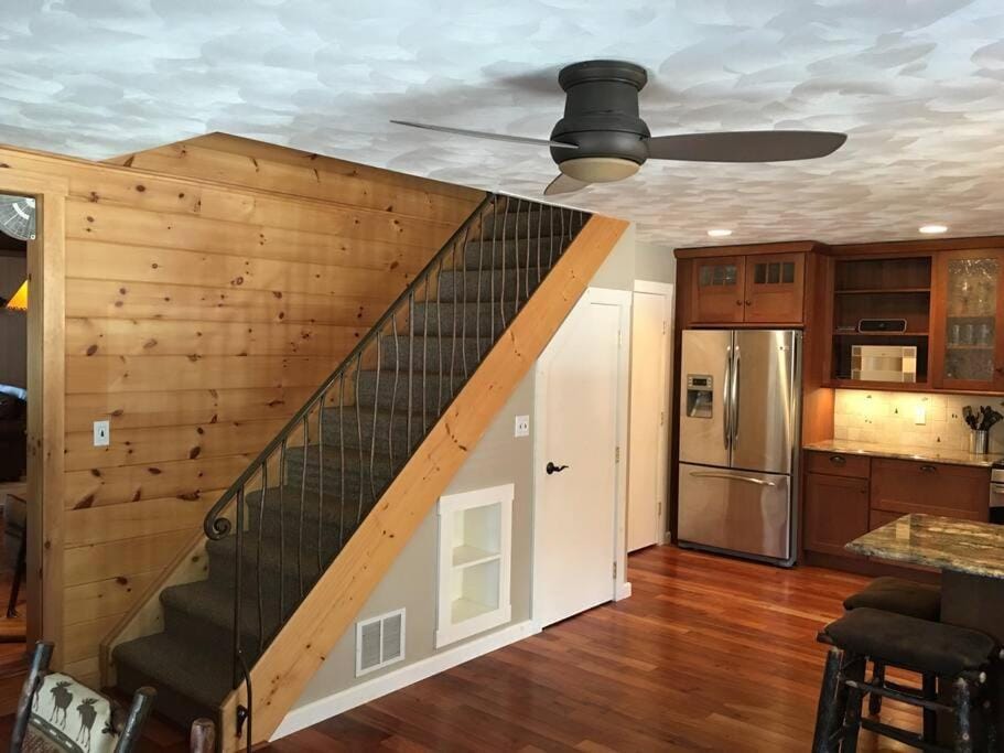 Adirondack Luxury Getaway House in Webb