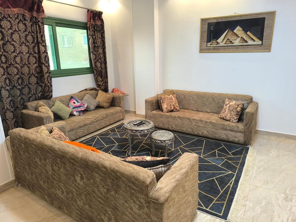 Communal lounge/ TV room, Living room, Seating area