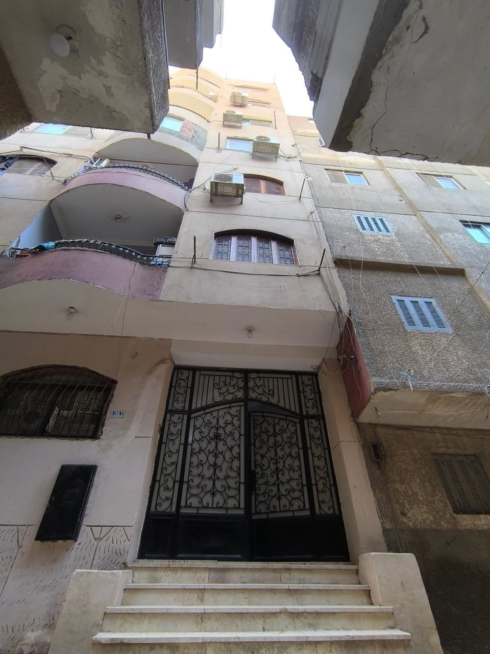 Property building, Day