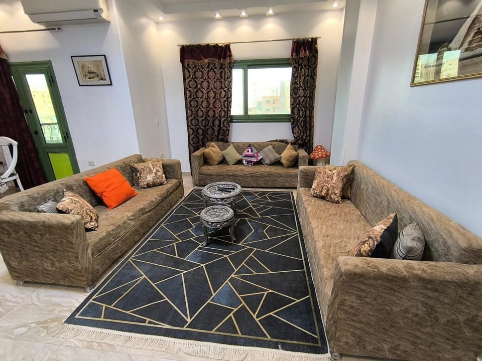 Communal lounge/ TV room, Living room, Seating area