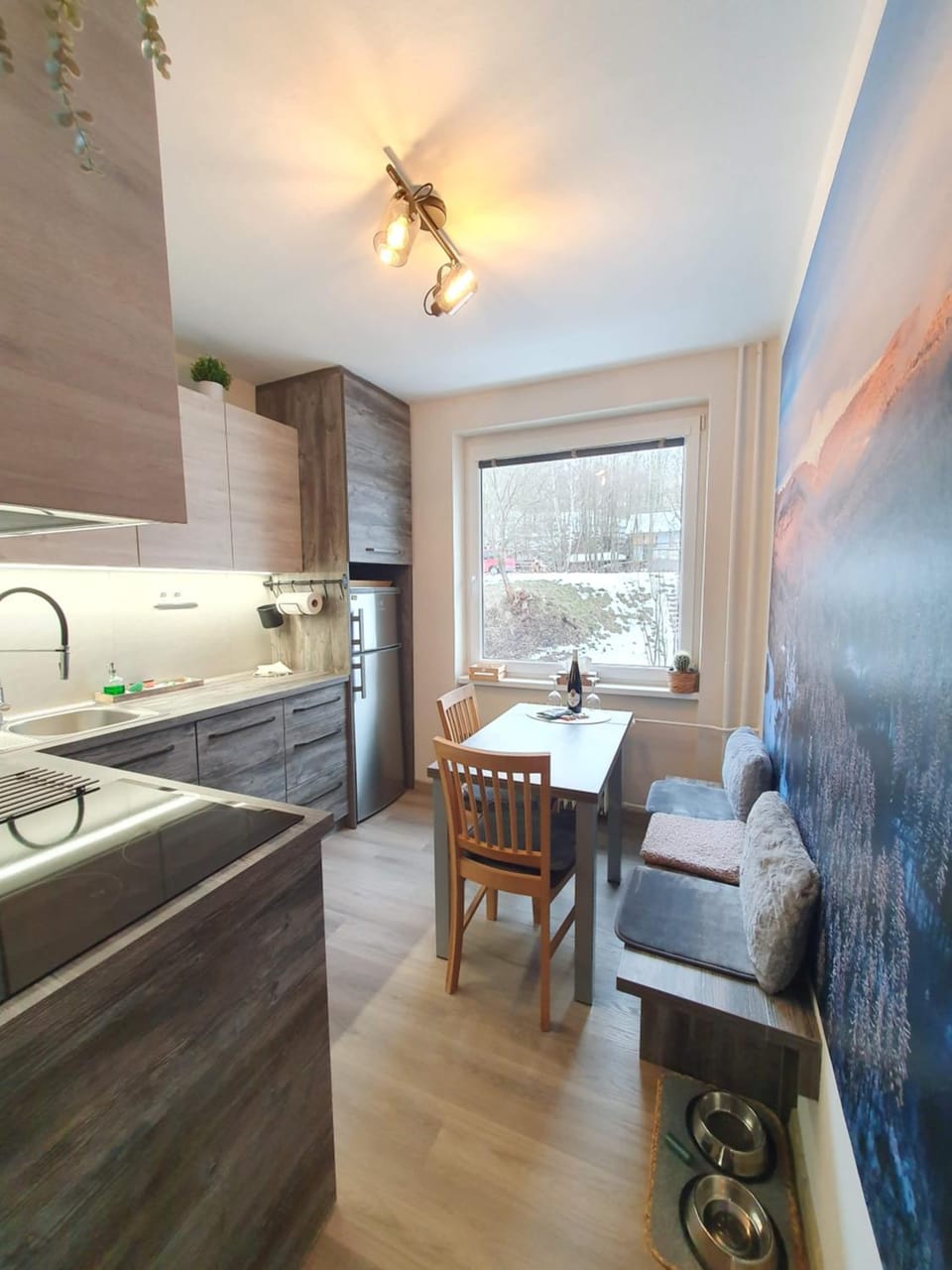 Kitchen or kitchenette, Seating area, Dining area, pet friendly, stove