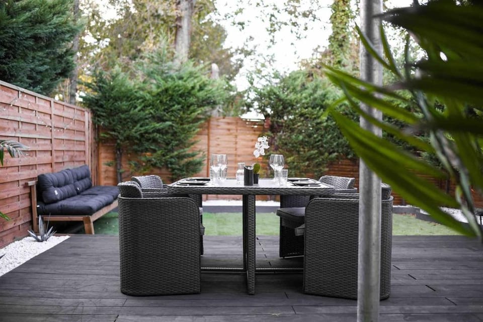 LOVE IN SPA Appartement Jacuzzi privé Jardin Apartment in Occitanie