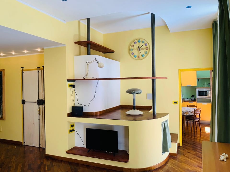 TV and multimedia, Living room, Seating area