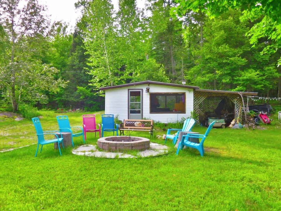 Waterfront hiking trails ATV Skidoo House in Ontario