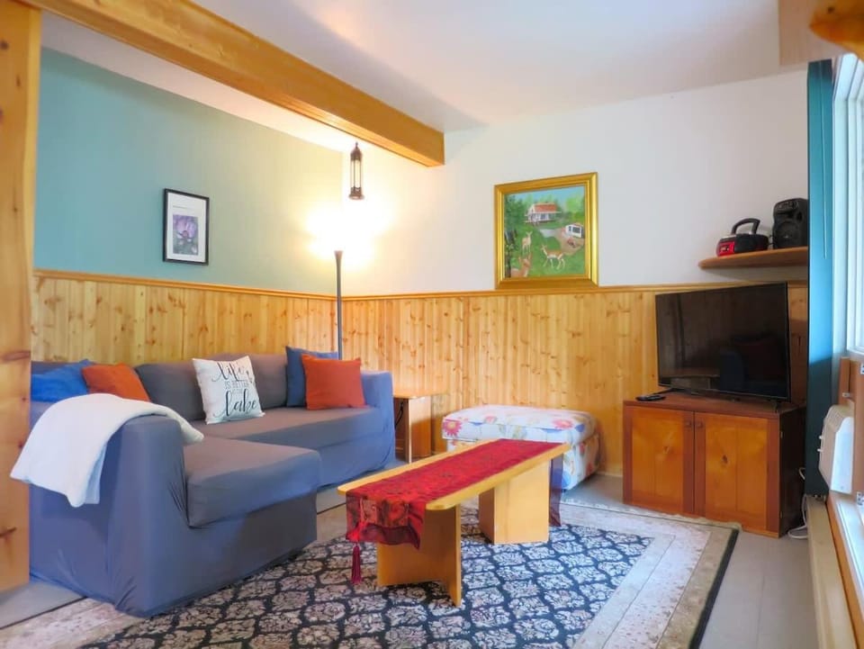Waterfront hiking trails ATV Skidoo House in Ontario