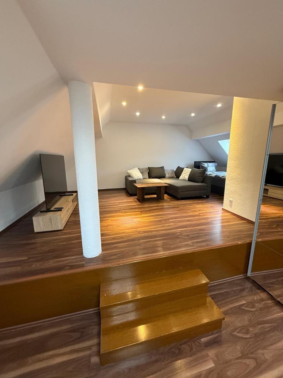 Bed, Living room, Photo of the whole room, Bedroom