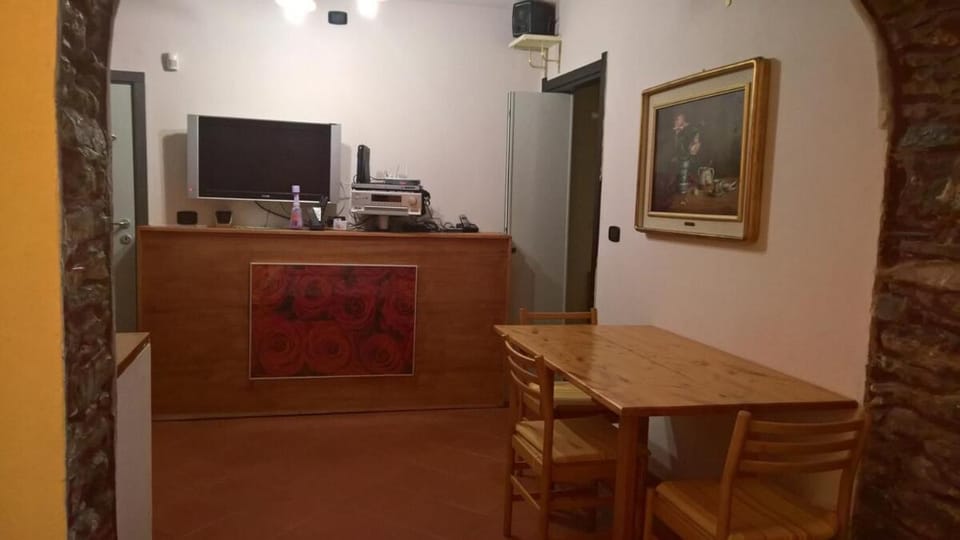 TV and multimedia, Living room, Dining area