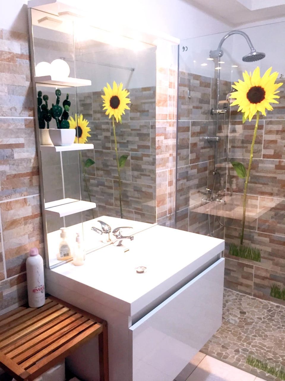 Property building, Bathroom, Decorative detail