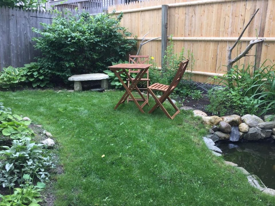 A Peaceful Oasis on Munjoy Hill - 4br2ba House & Parking Country House in Portland