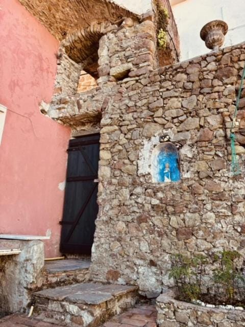 Al Castello Apartment in Province of Massa and Carrara