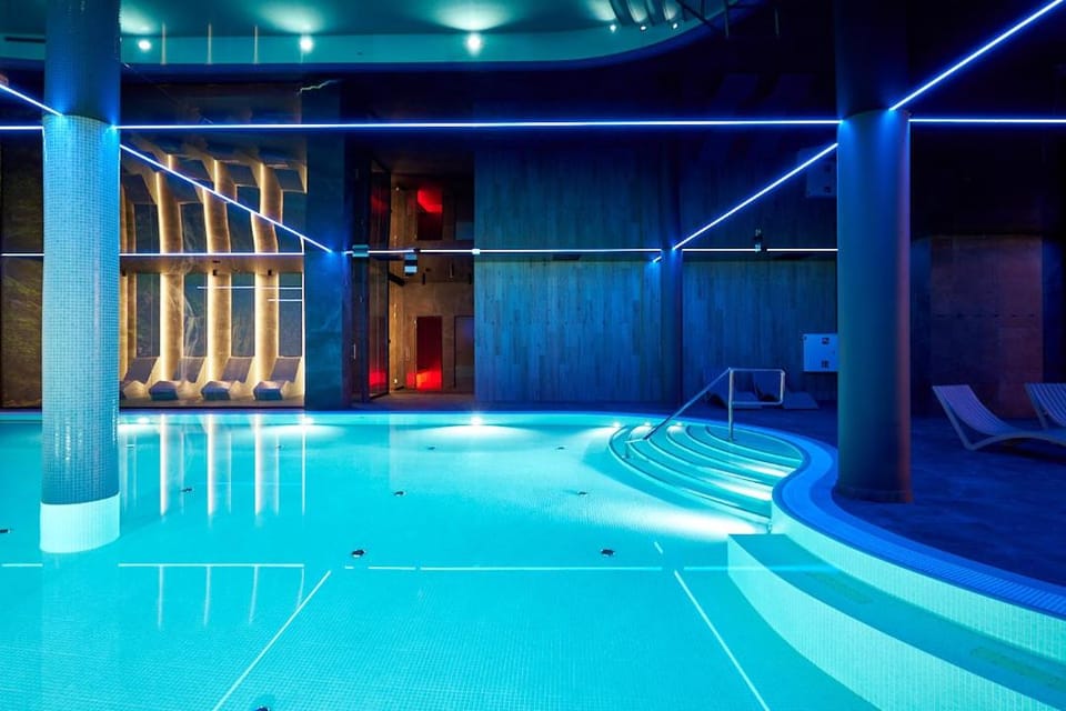 Sauna, Swimming pool