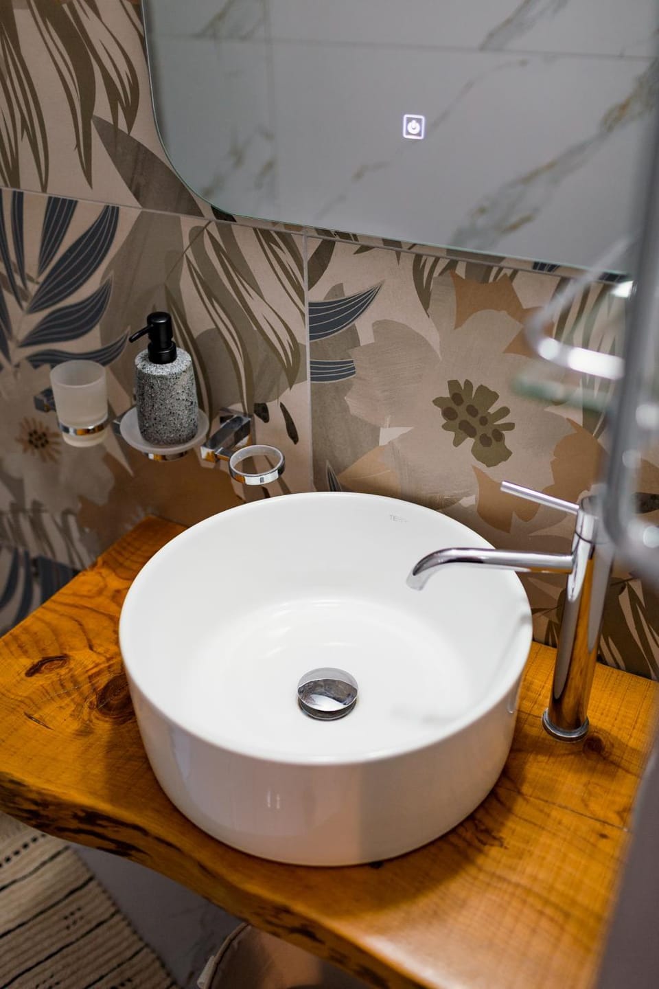Bathroom, Photo of the whole room